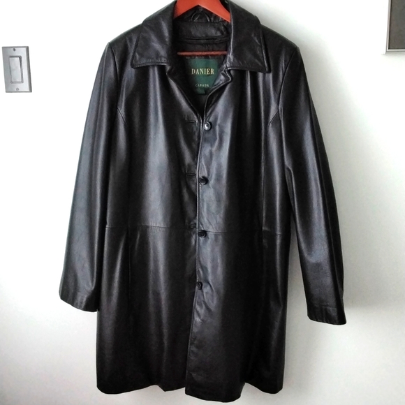 Danier Jackets & Blazers - DANIER ladies genuine leather coat with Thermolite removable liner